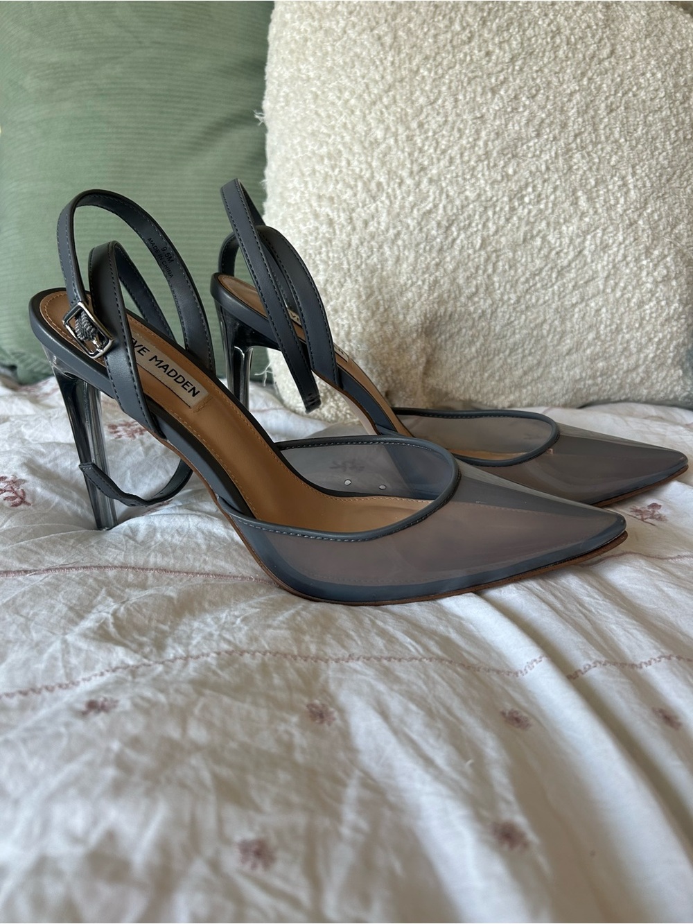 Steve Madden Gray Patent Pointed Slingback Heels - Picture 3 of 8